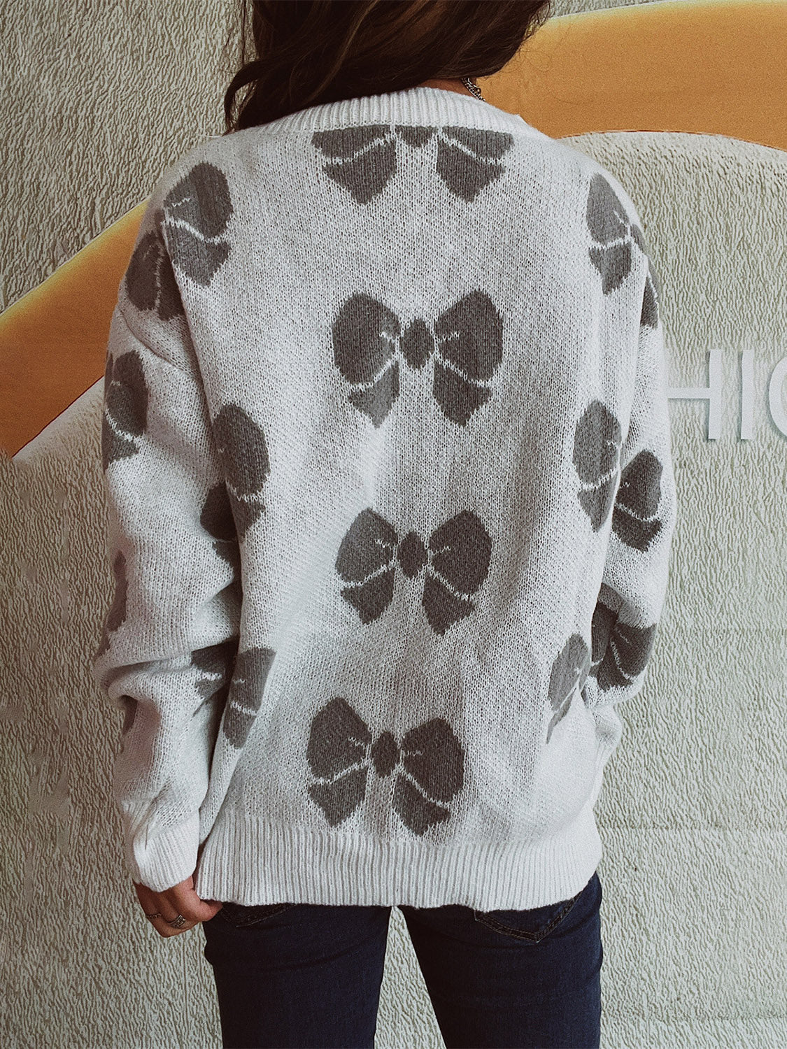 Gisela | Round neck sweater with dropped shoulder and bow - Image 8