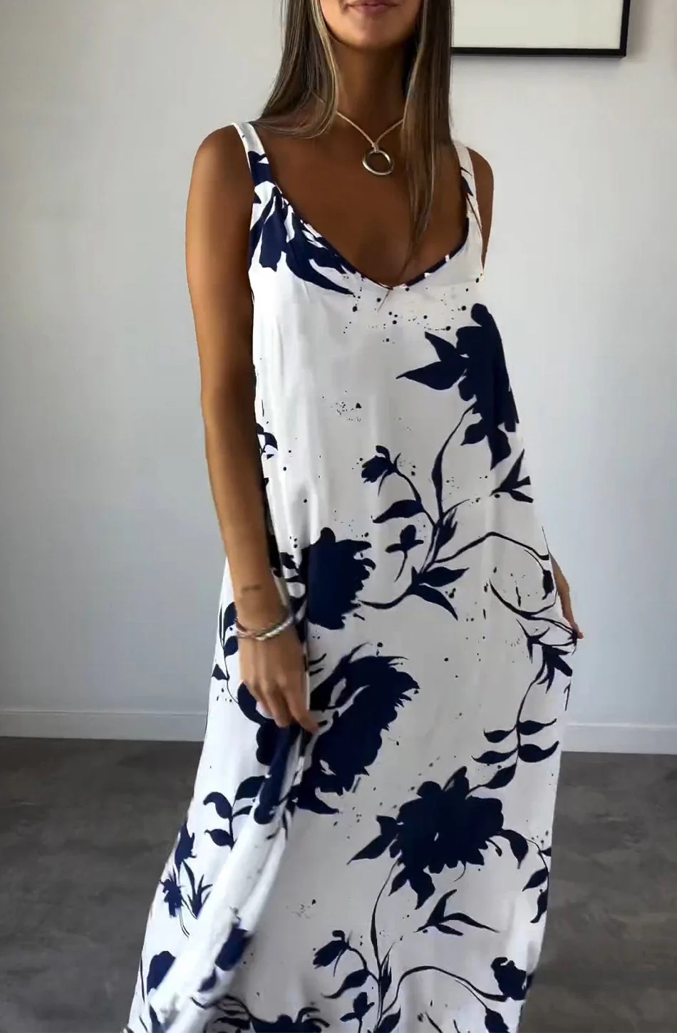 Graciana® | Stylish Sleeveless Dress - Image 9
