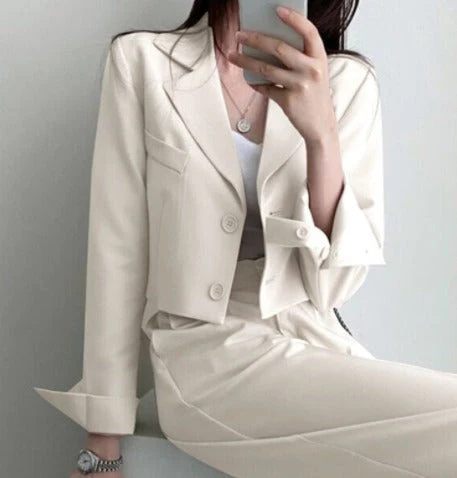 Graciela | Fashionable plus size business suit for women - Image 2