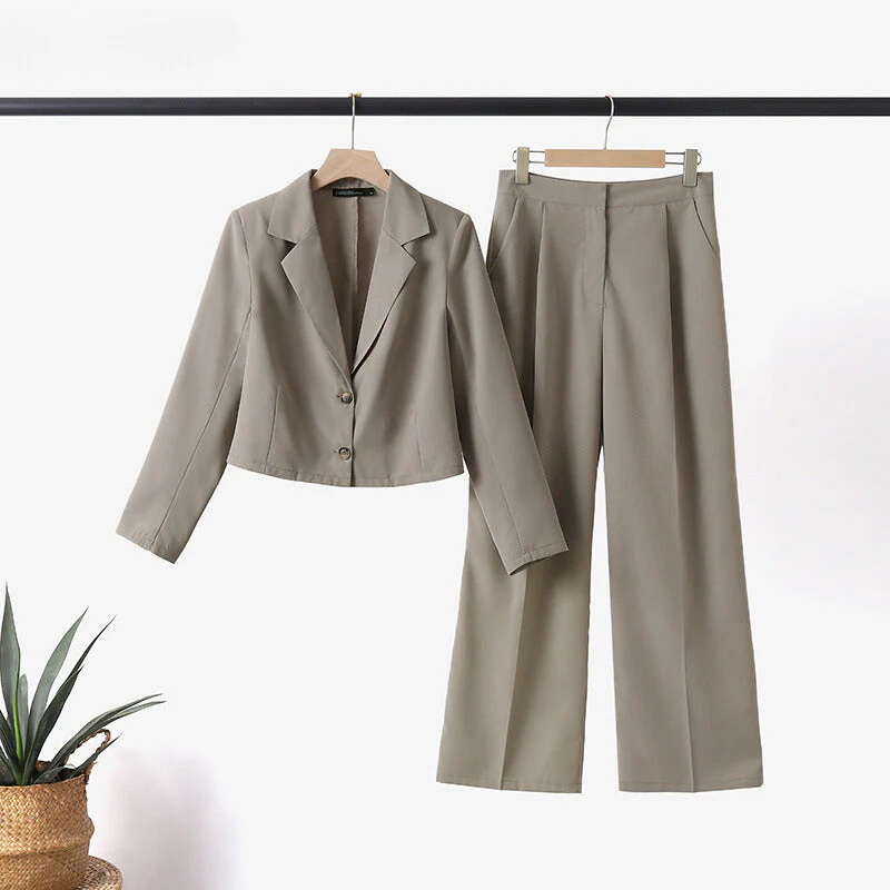 Graciela | Fashionable plus size business suit for women - Image 8