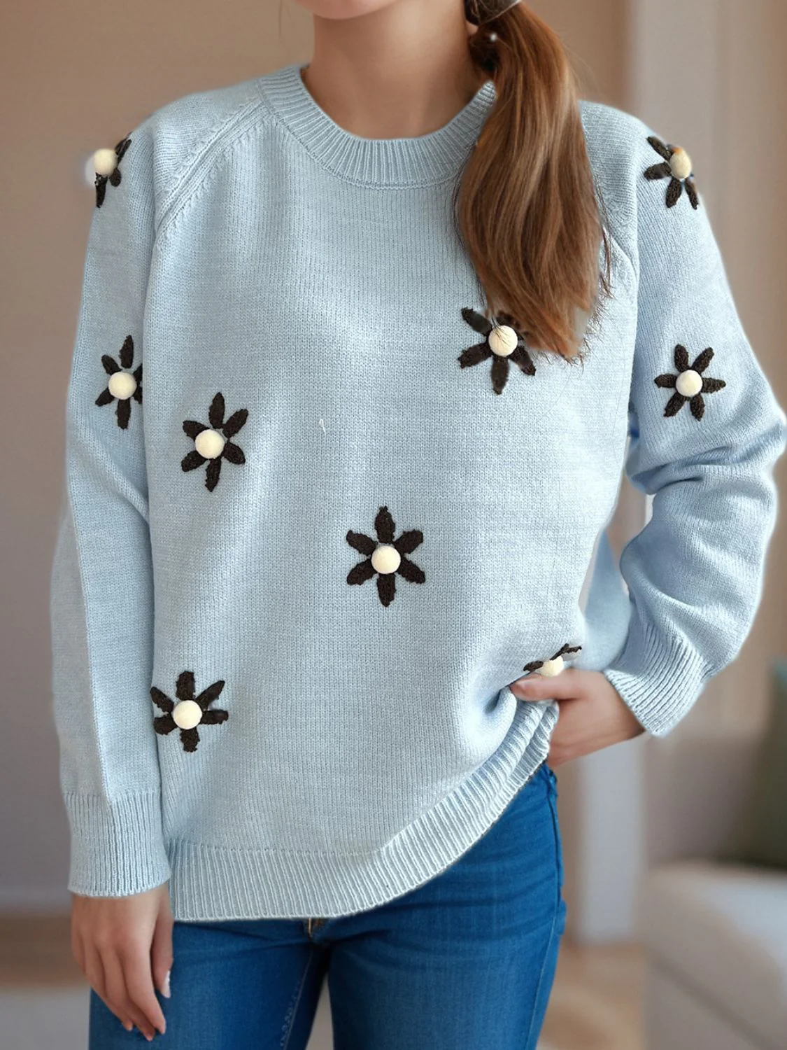 Hana | Floral sweater with a crew neck and raglan sleeves - Image 16