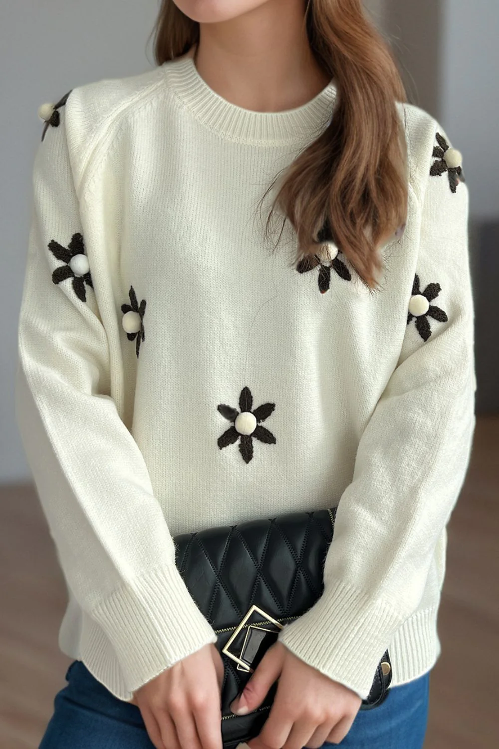 Hana | Floral sweater with a crew neck and raglan sleeves - Image 4