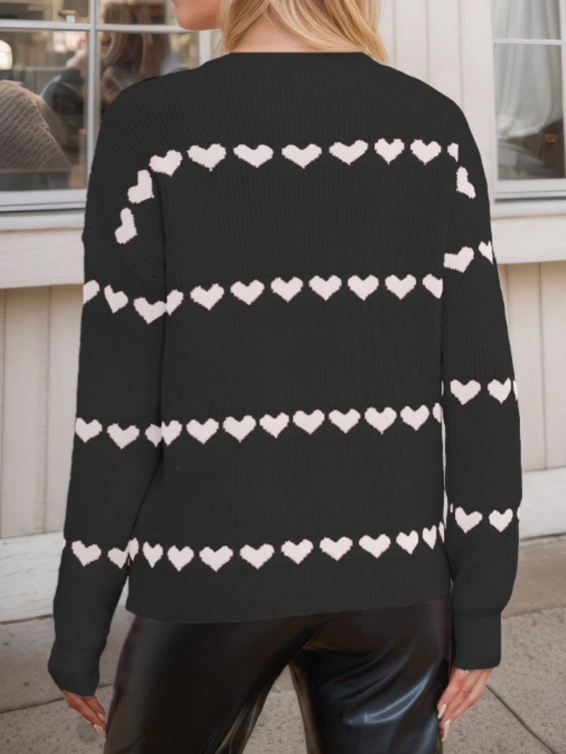 Hanna | Heart-shaped, long-sleeved crew neck sweater - Image 9