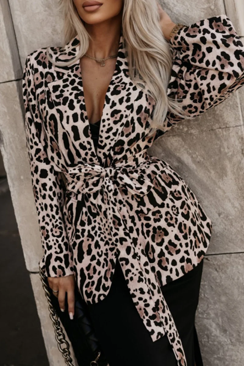Hannelore | Casual outerwear with floral leopard lacing and turn-down collar - Image 4