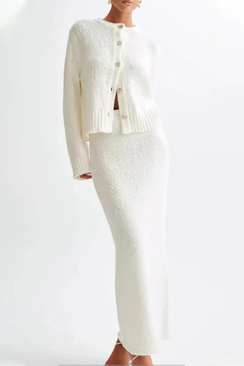 Harriet | Elegant two-piece suit with buttons and an O-neck and long sleeves - Image 2