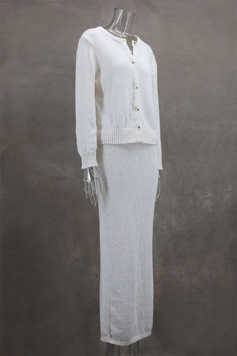 Harriet | Elegant two-piece suit with buttons and an O-neck and long sleeves - Image 6