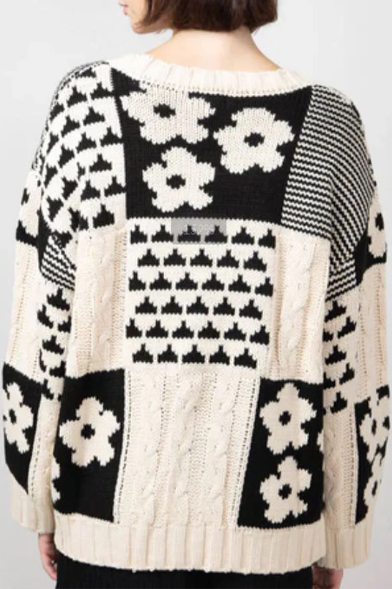 Heike | Casual O-neck sweaters with contrast color block floral pattern - Image 4