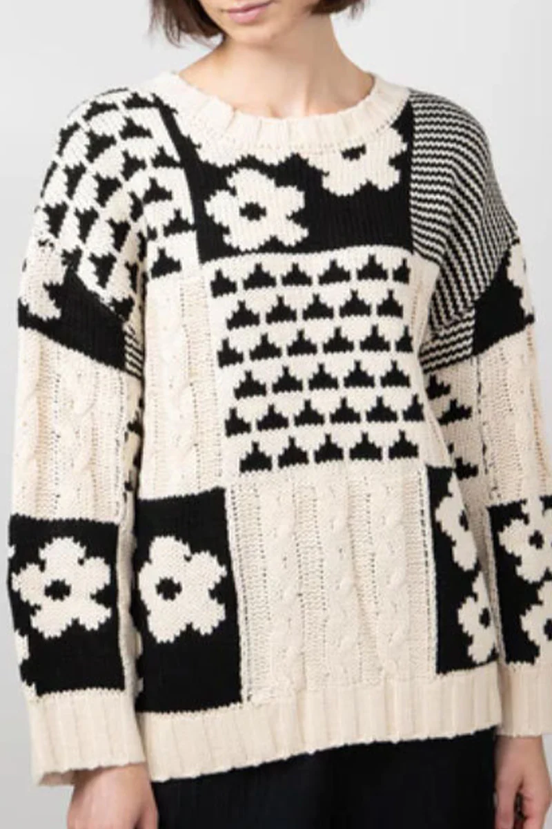 Heike | Casual O-neck sweaters with contrast color block floral pattern - Image 5