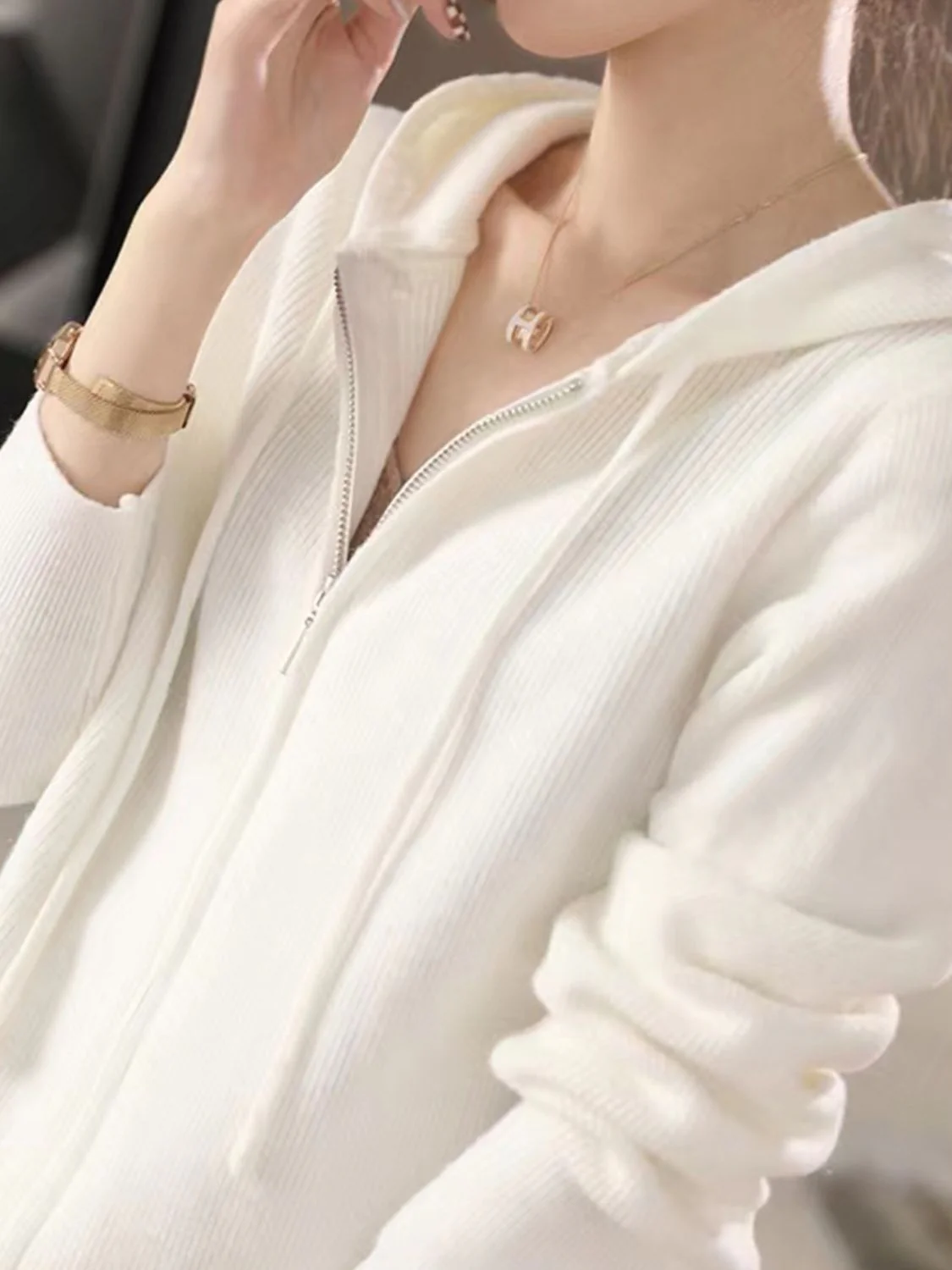 Helga | Long sleeve hoodie with drawstring and zip fastening - Image 16