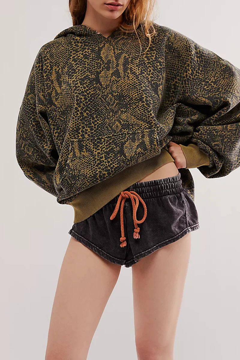 Henriette | Casual Street Flowers hoodie with snakeskin print and leopard pockets - Image 3