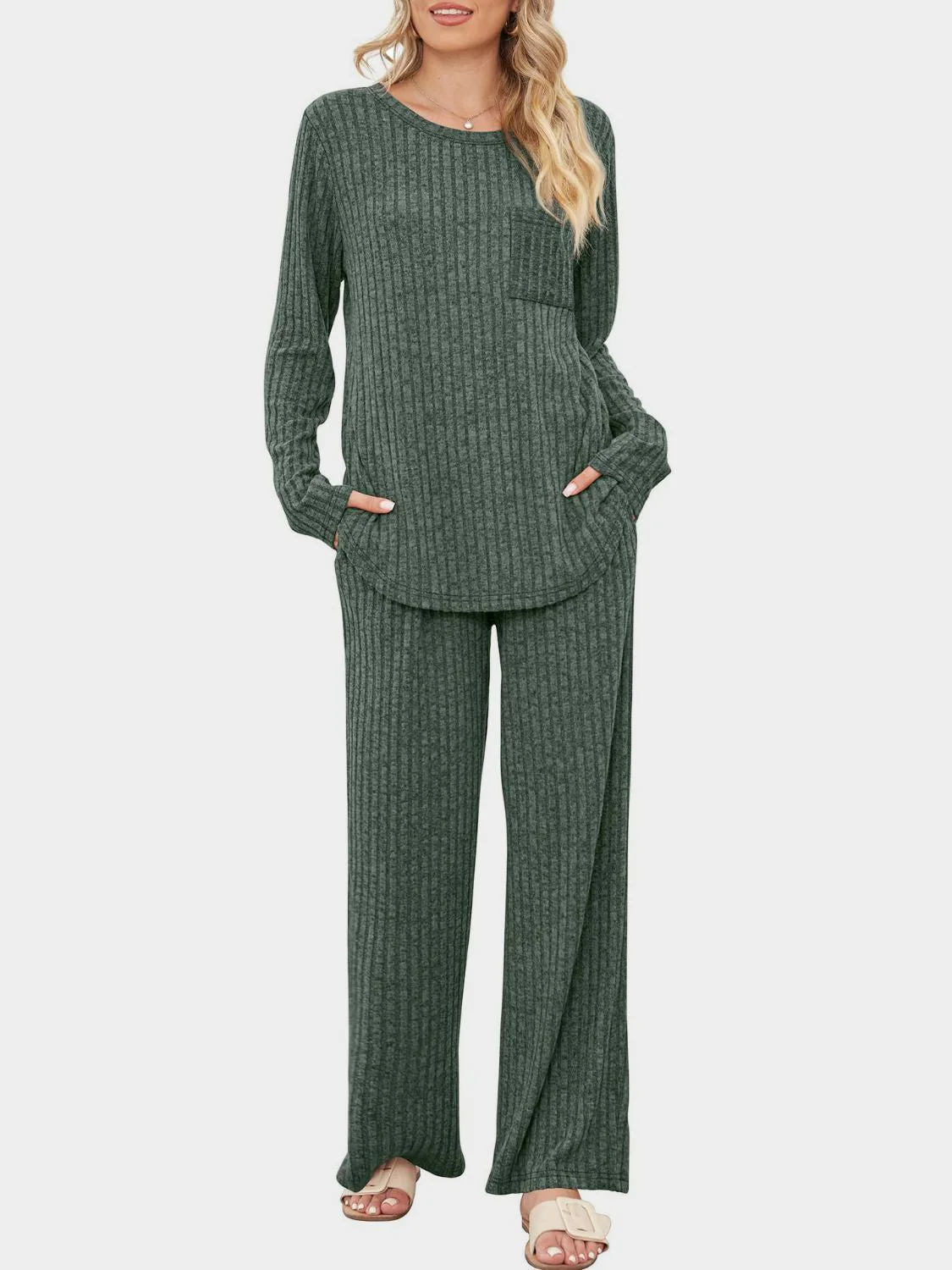 Henriette | Set consisting of a long-sleeved top and crew-neck trousers - Image 18