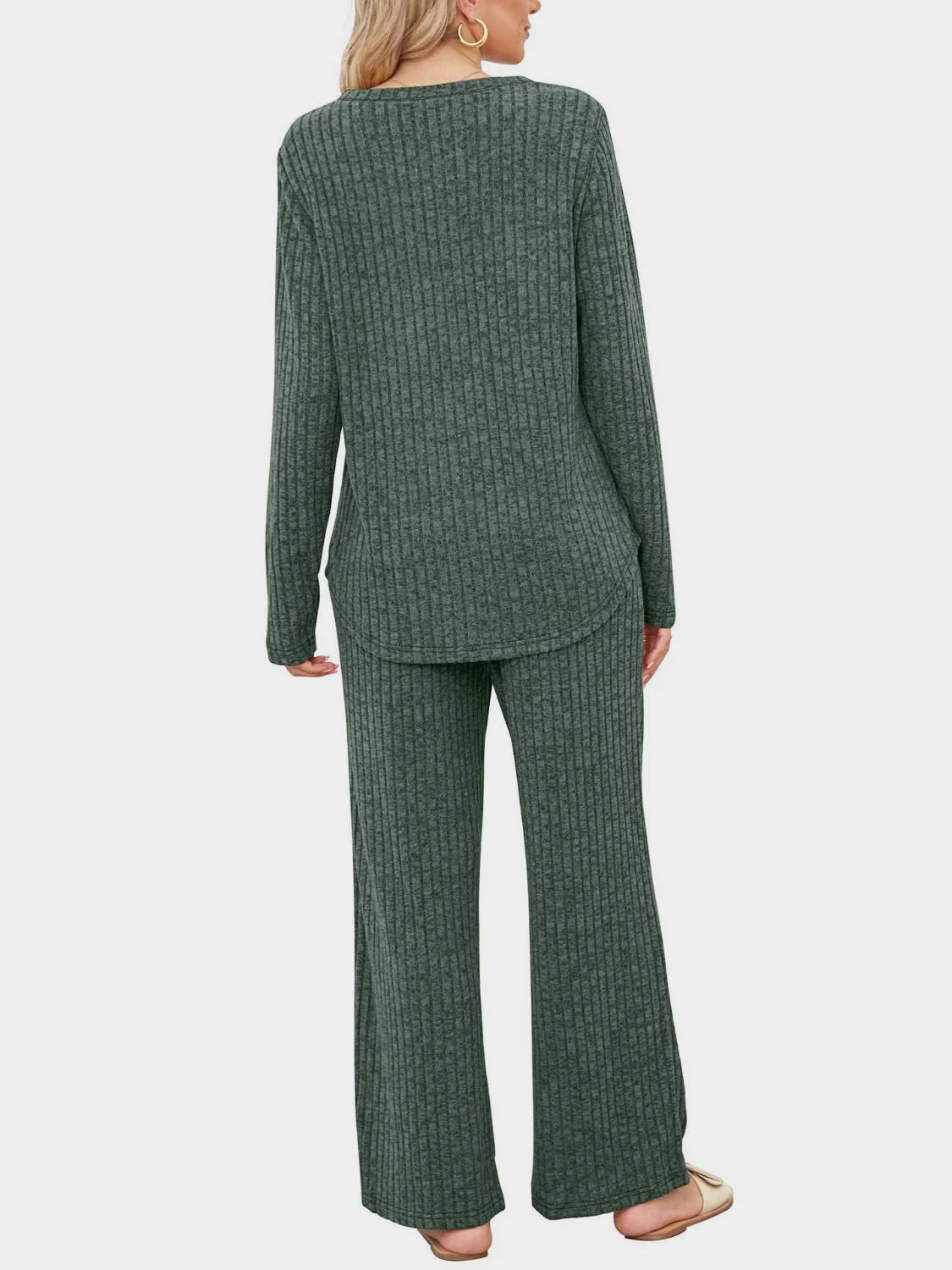Henriette | Set consisting of a long-sleeved top and crew-neck trousers - Image 19