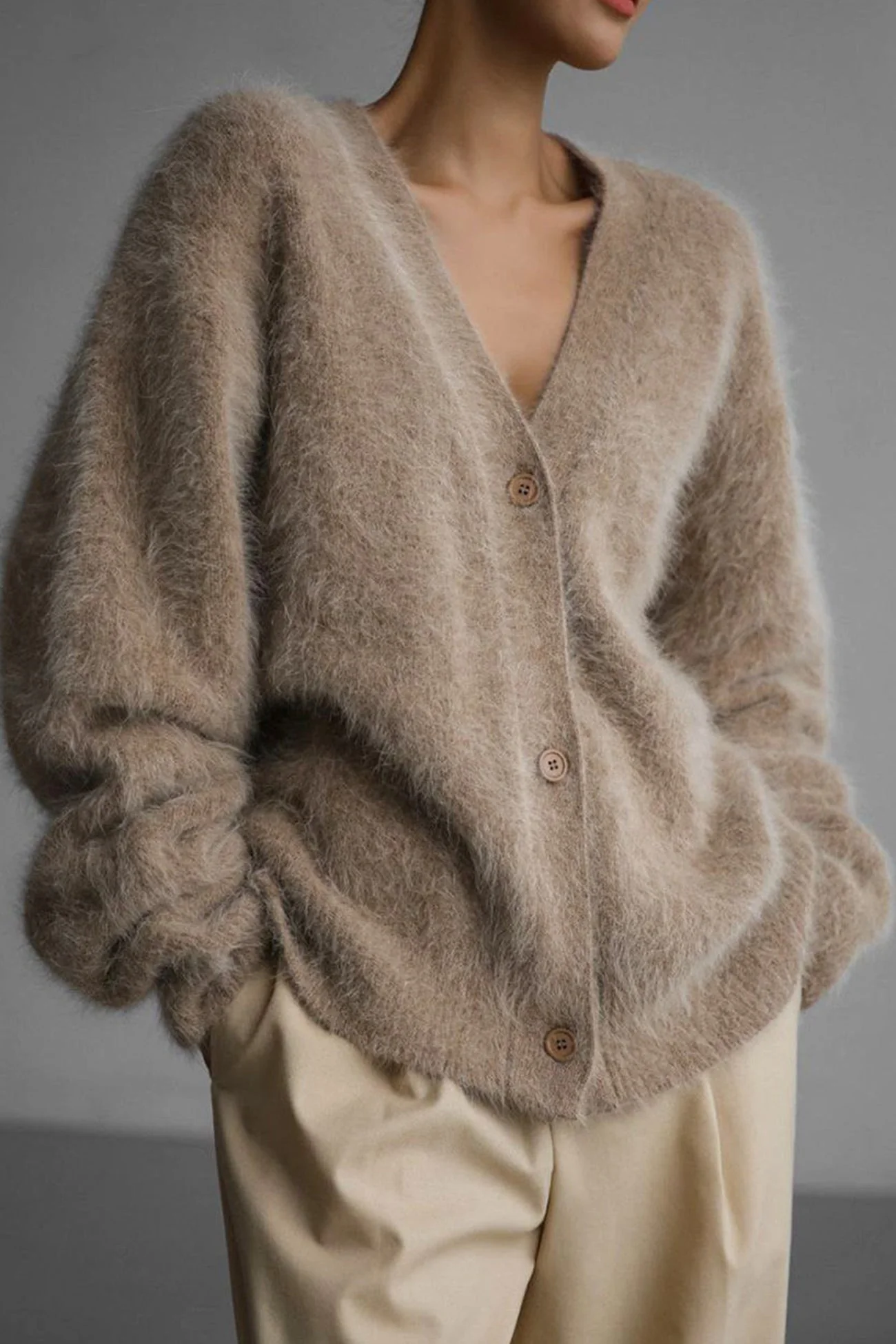 Henriette | V-neck cardigan made of imitation mink hair - Image 3