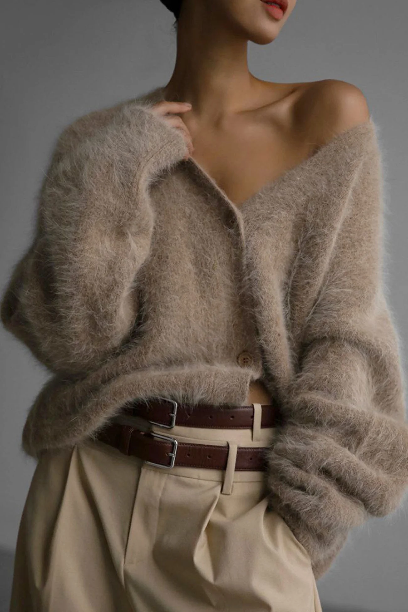 Henriette | V-neck cardigan made of imitation mink hair - Image 4