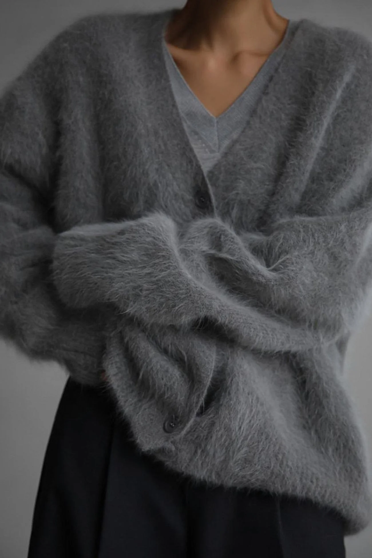 Henriette | V-neck cardigan made of imitation mink hair - Image 9