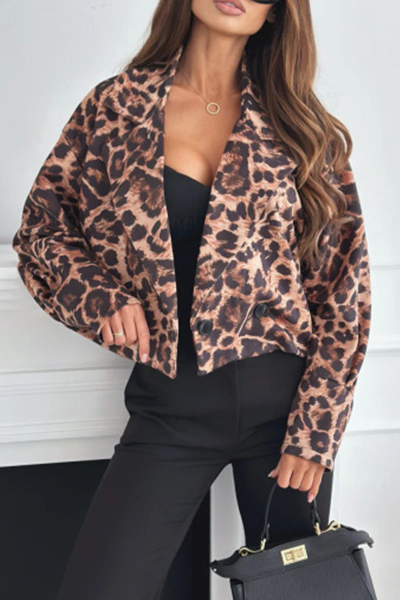 Herma | Casual street outerwear with zebra print and leopard buttons and contrast reversible collar - Image 5