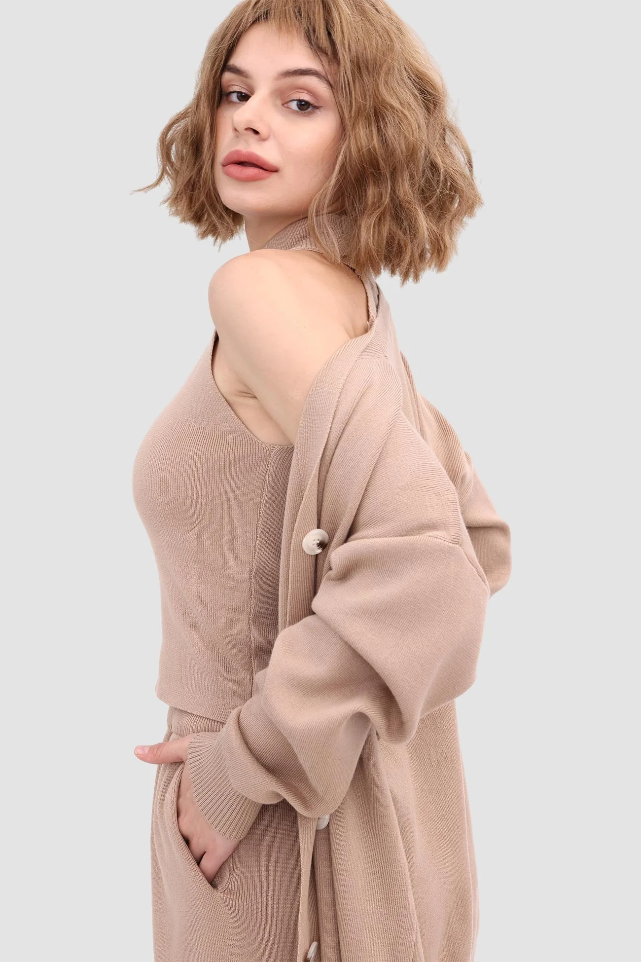 Hilda | Knitted crop tank top, pants and dressing gown - Image 10