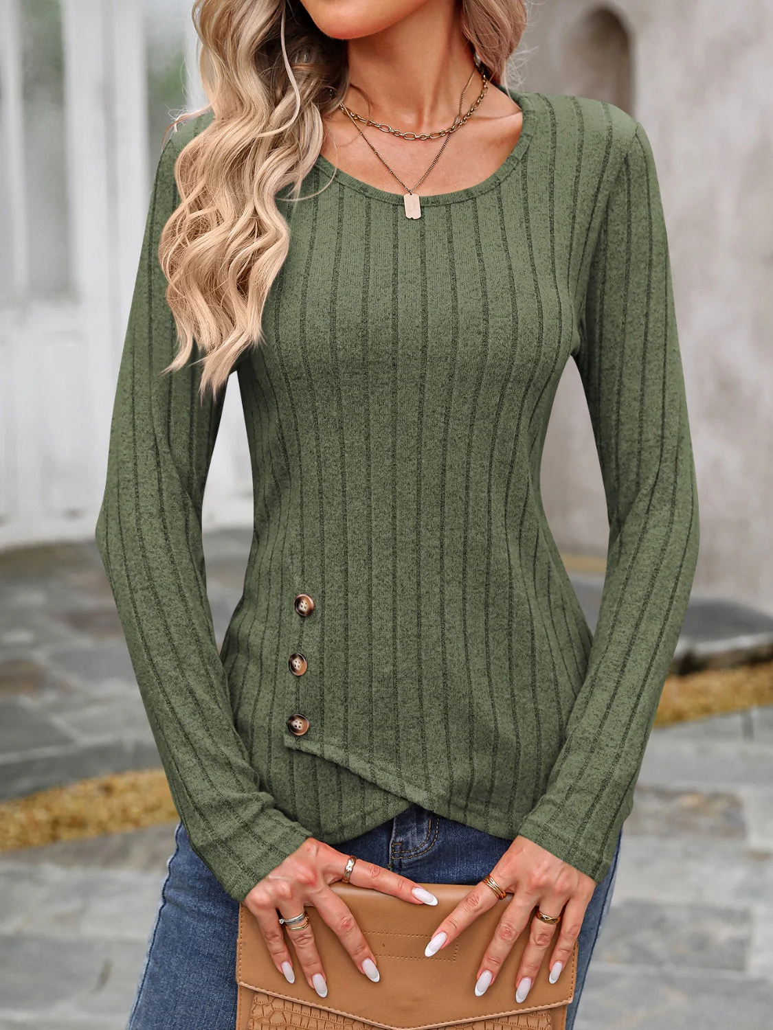 Hilda | Long-sleeved T-shirt with decorative button and crew neck - Image 24