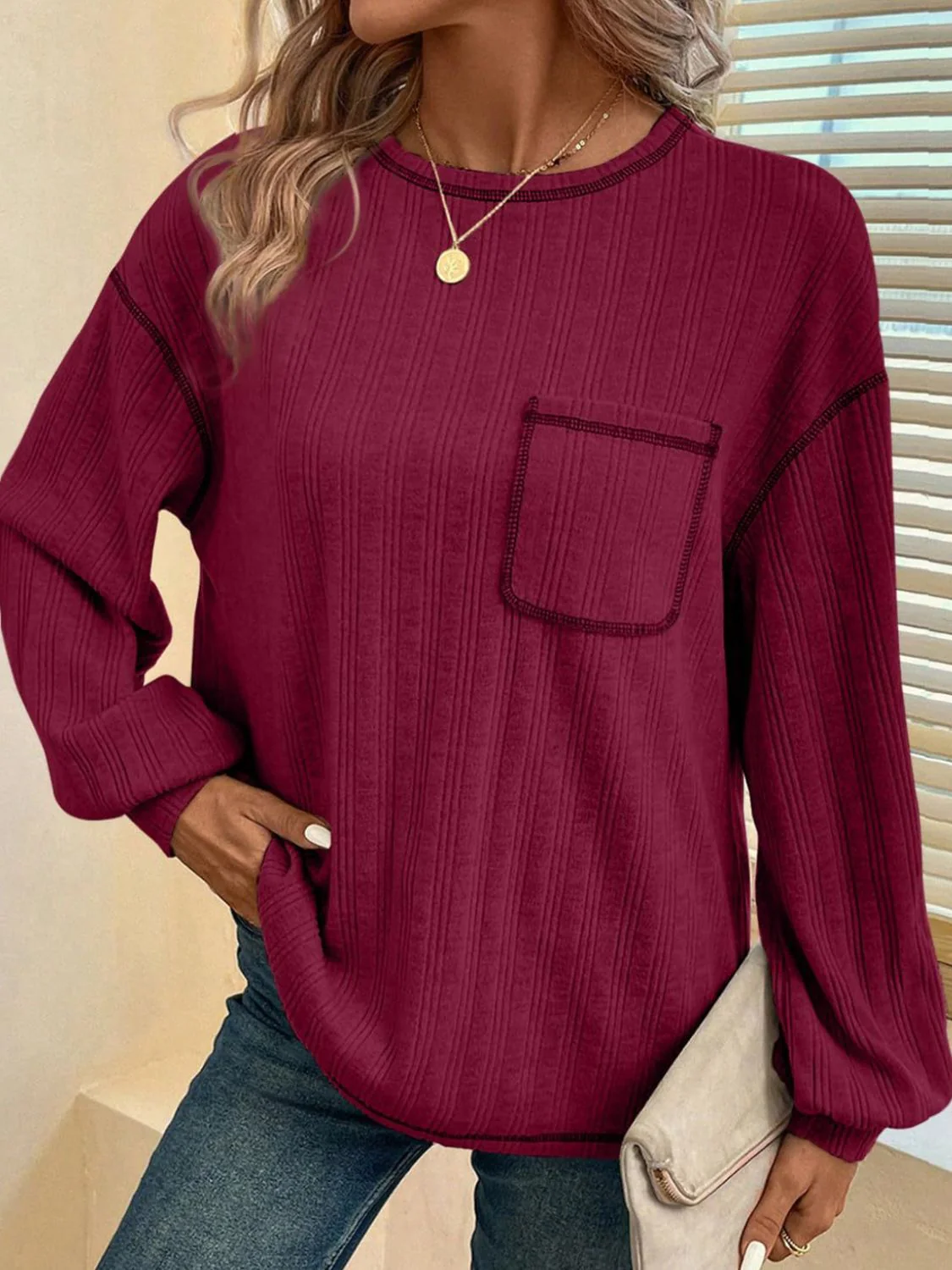 Hildegard | Long-sleeved t-shirt with a crew neck and contrast stitching - Image 16