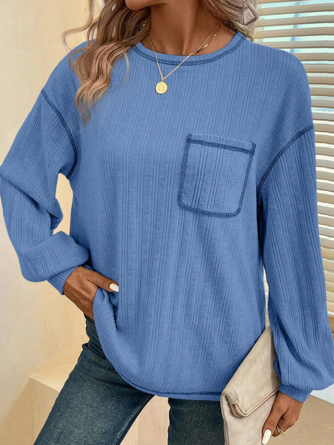 Hildegard | Long-sleeved t-shirt with a crew neck and contrast stitching - Image 19