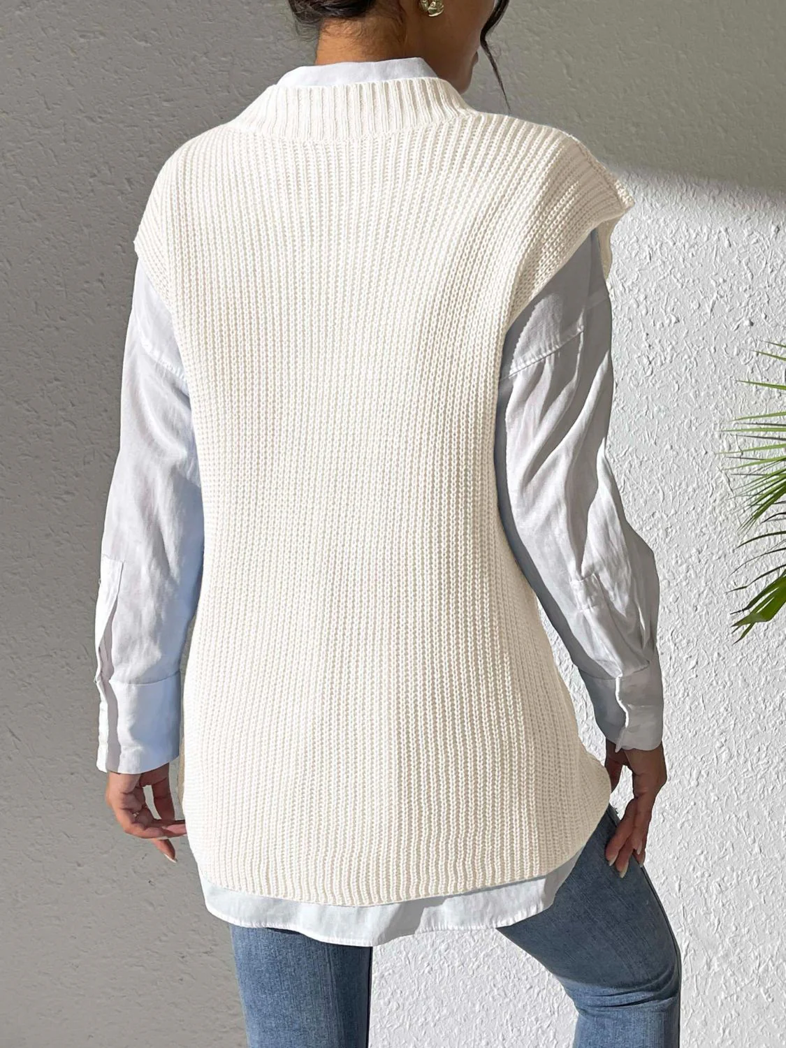 Ida | V-neck sweater vest - Image 14