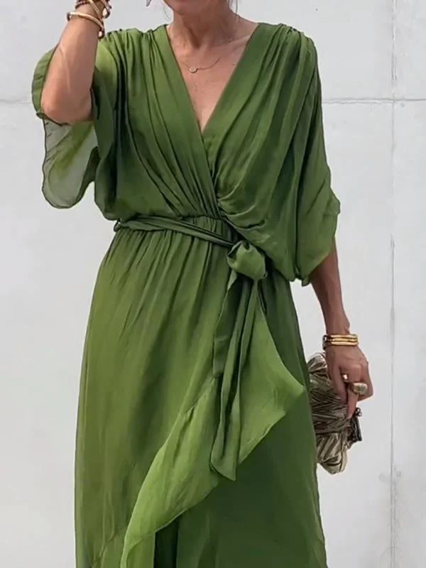 Ilaria® | Elegant Dress With V-Neckline - Image 10