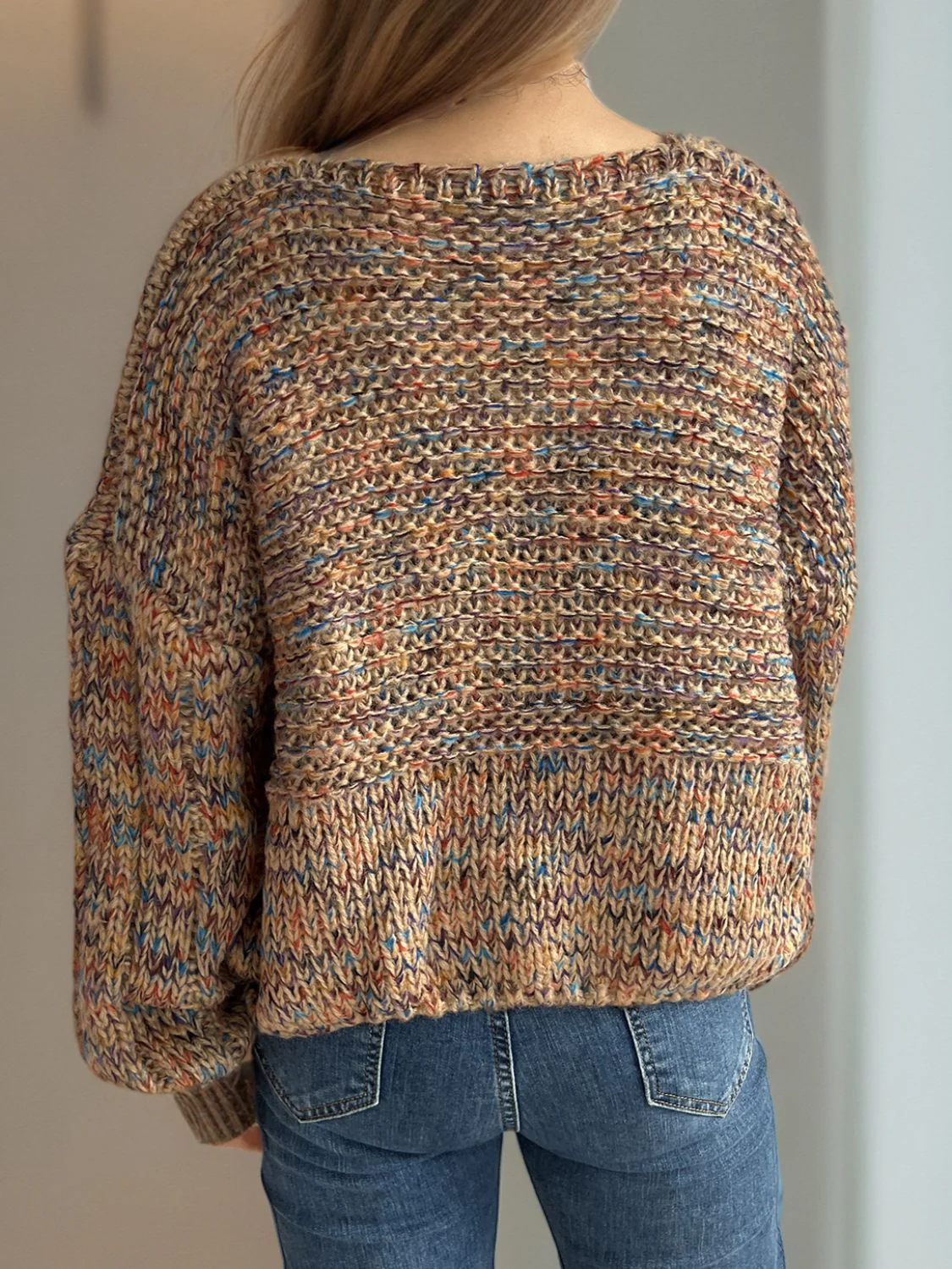 Iliana | Long-sleeved sweater with low shoulders - Image 15