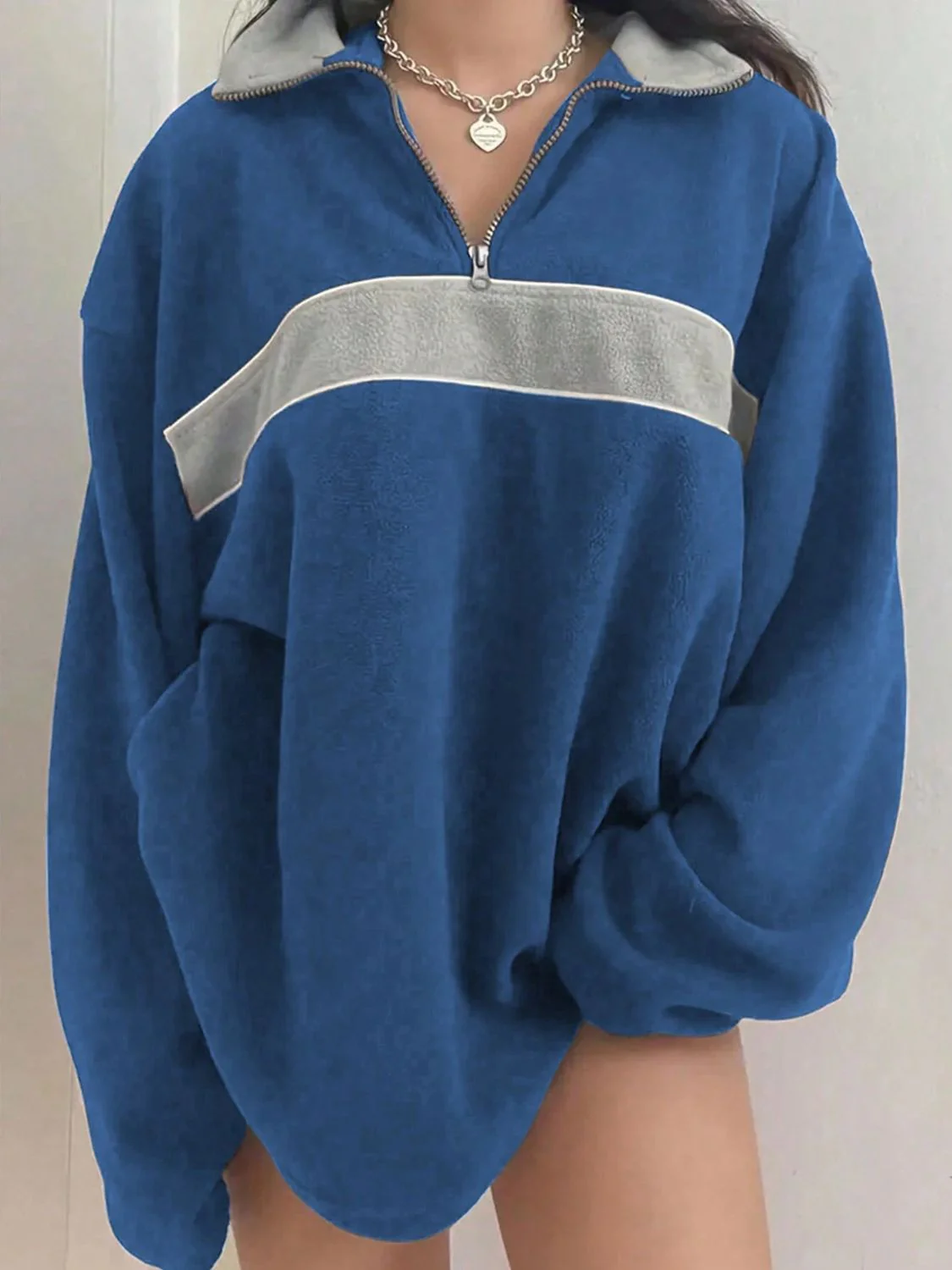 Ingrid | Contrasting long-sleeved sweatshirt with dropped shoulders - Image 12