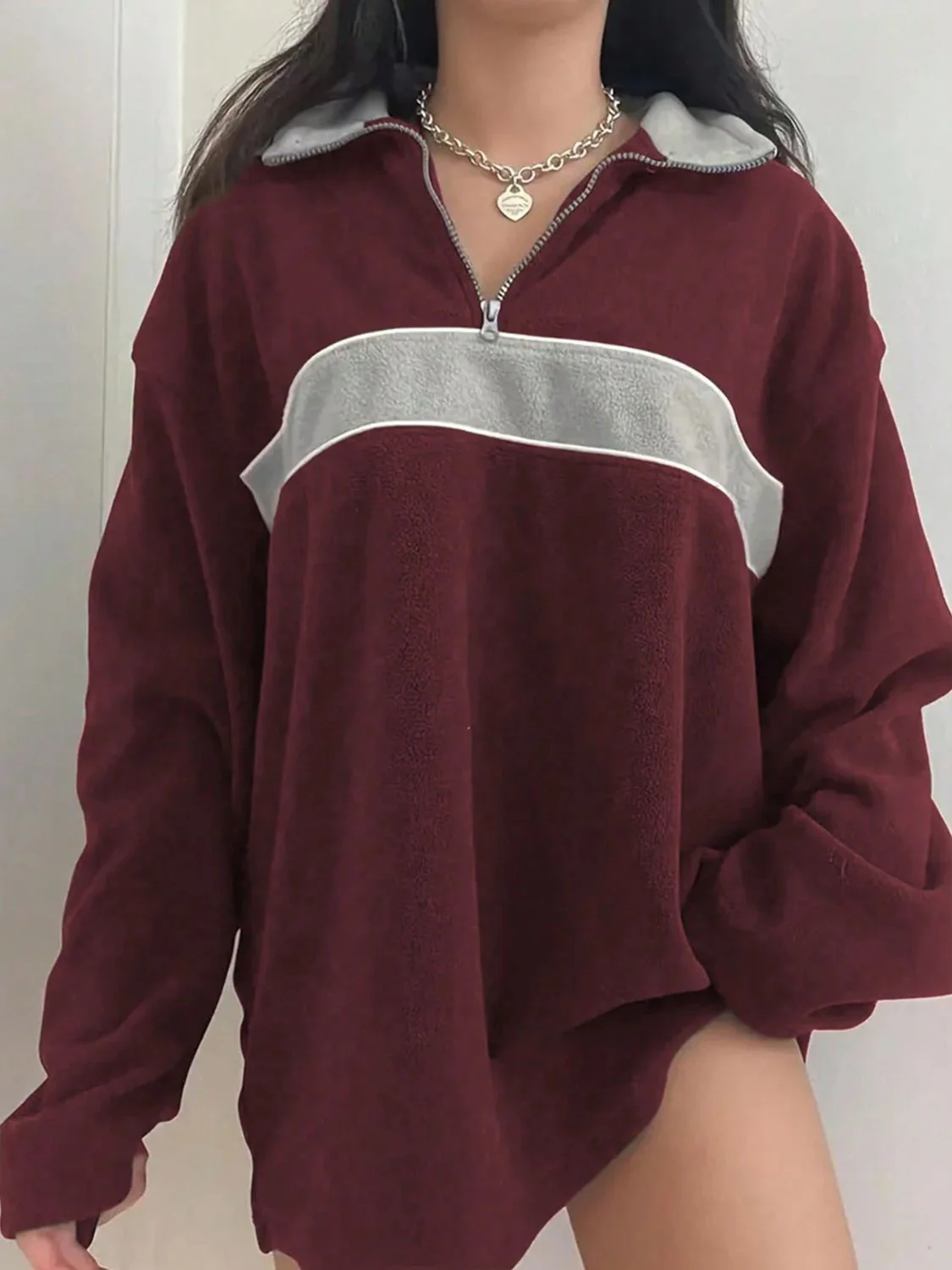 Ingrid | Contrasting long-sleeved sweatshirt with dropped shoulders - Image 13