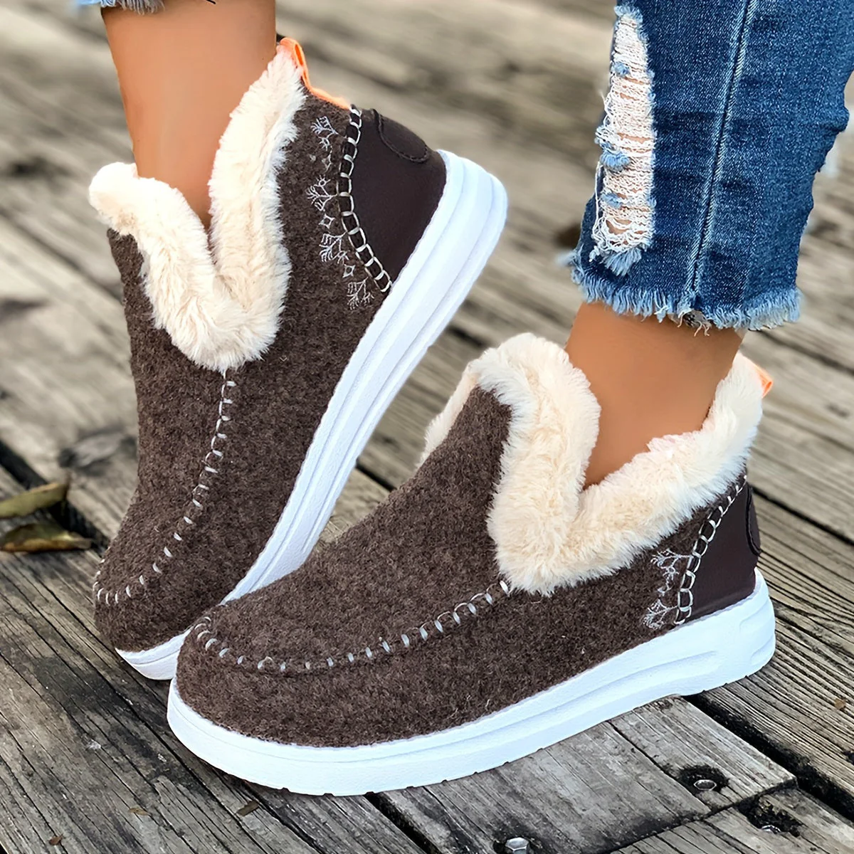 Isabel | Cozy winter slippers for women: fleece lining, PU sole and soft fabric construction - Image 11