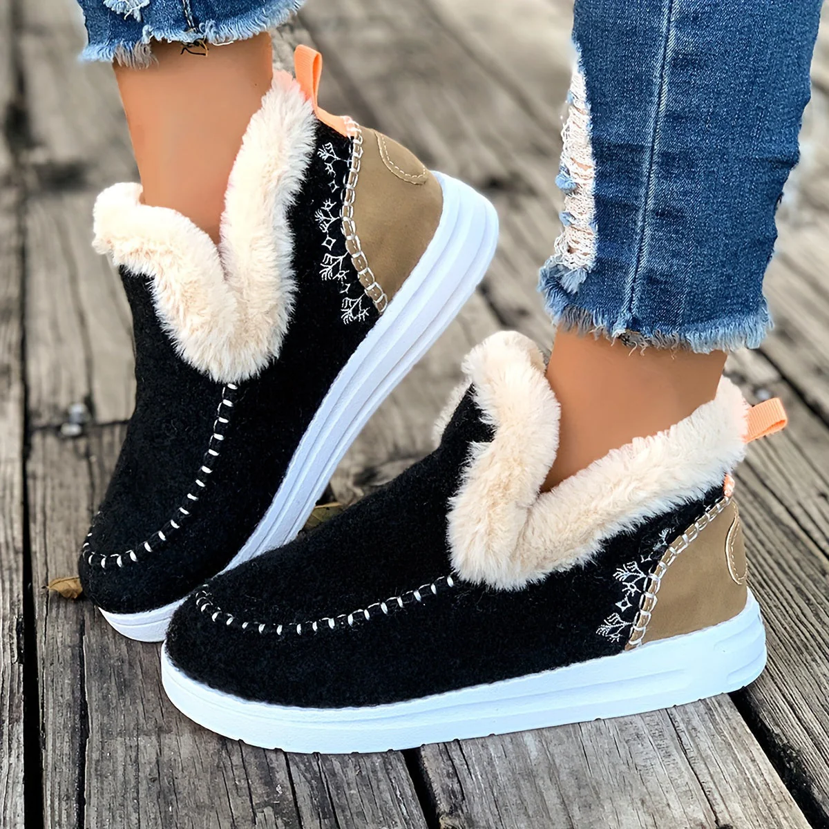 Isabel | Cozy winter slippers for women: fleece lining, PU sole and soft fabric construction - Image 4