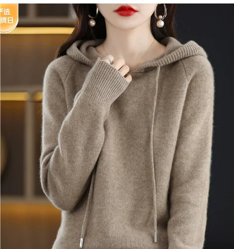 Isabel | Women's winter hoodie - Image 3