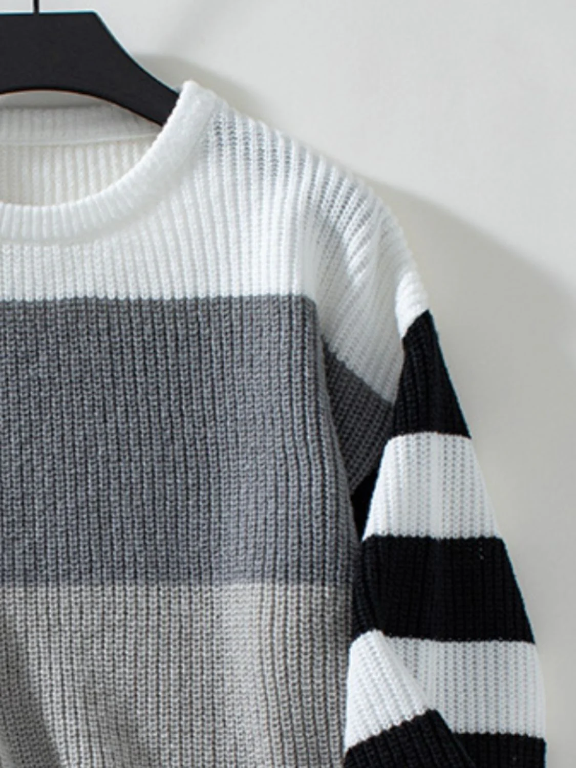 Isadora | Color block sweater with a crew neck and long sleeves - Image 8