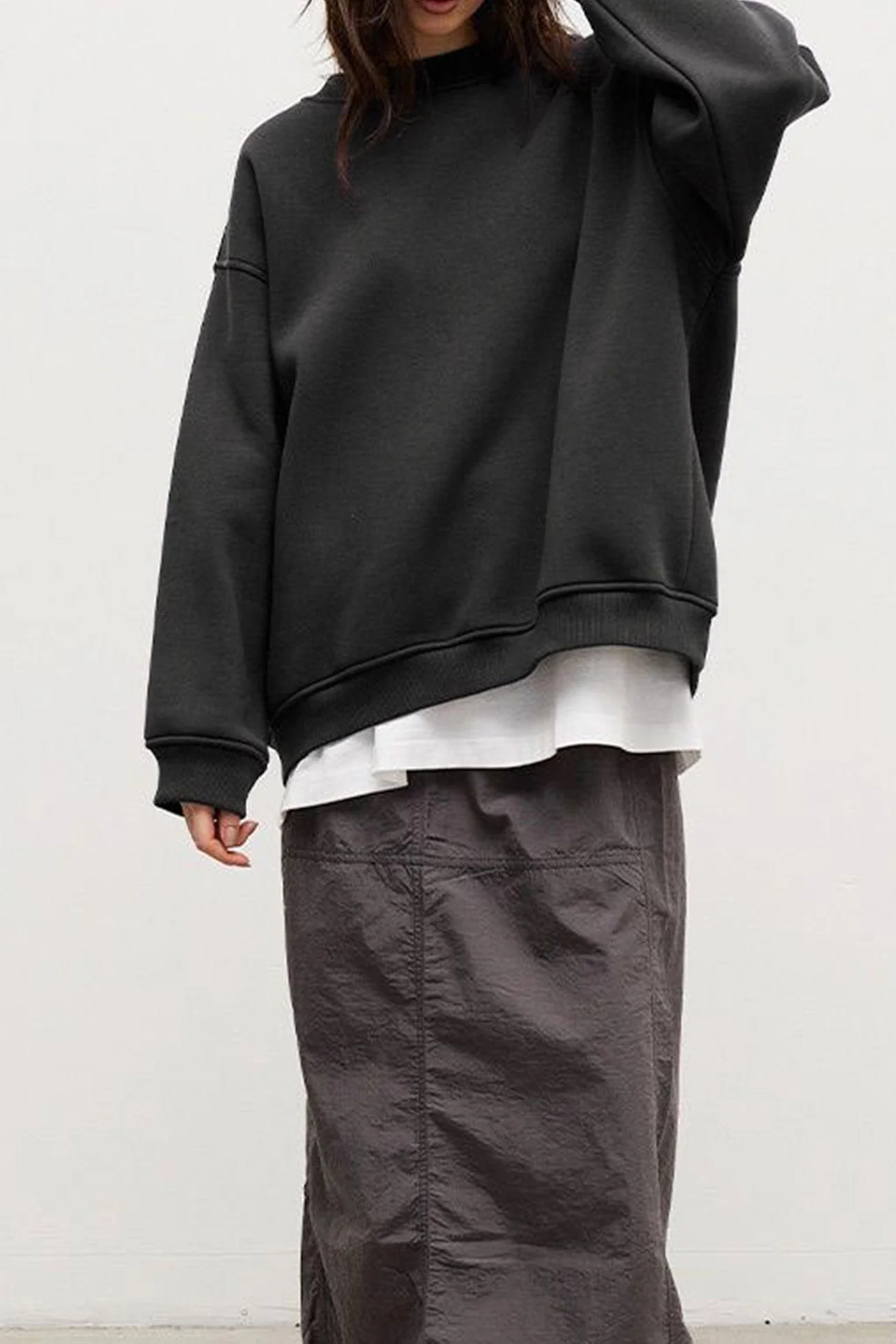 Isadora | Solid oversized crew neck sweatshirt - Image 17