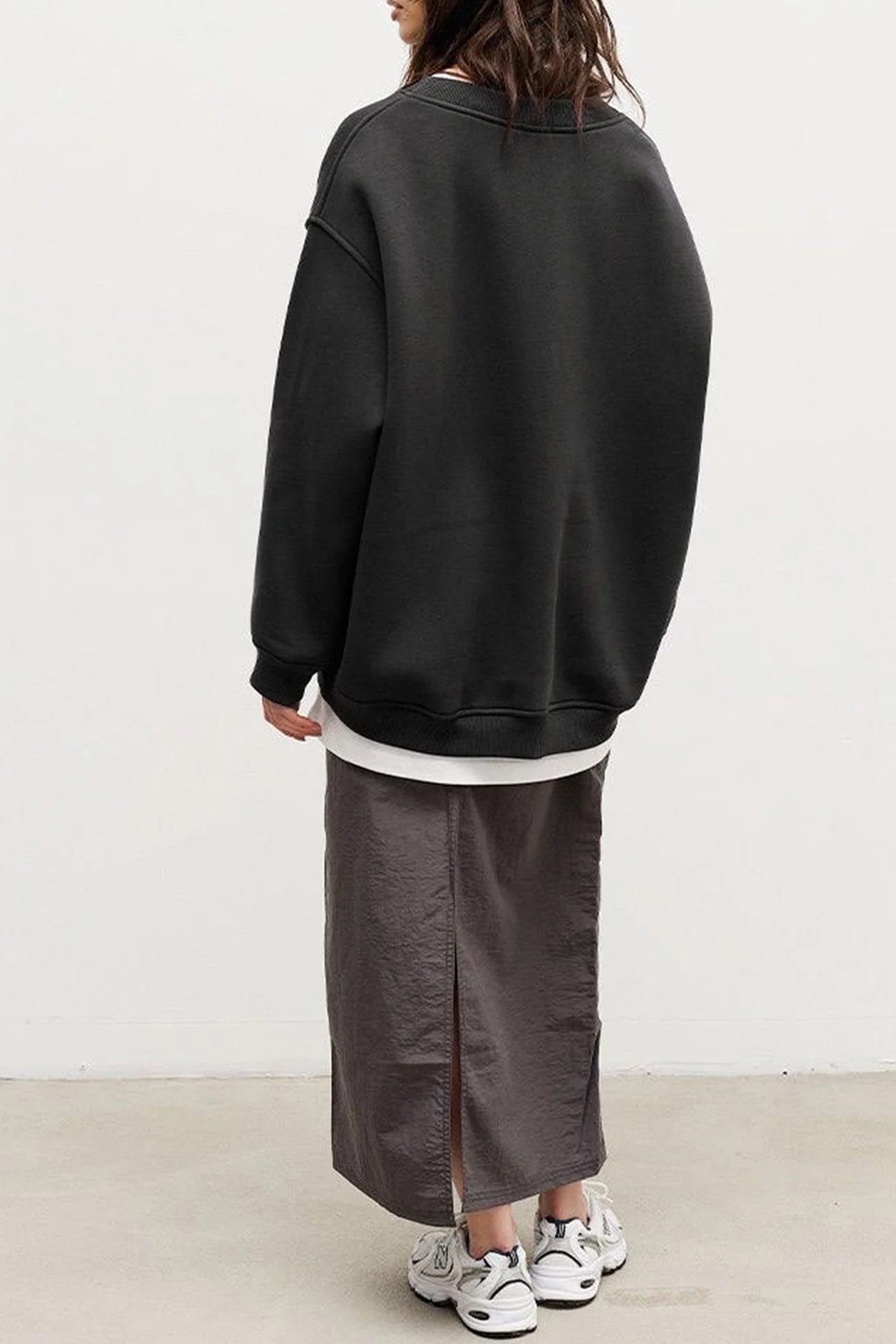 Isadora | Solid oversized crew neck sweatshirt - Image 18