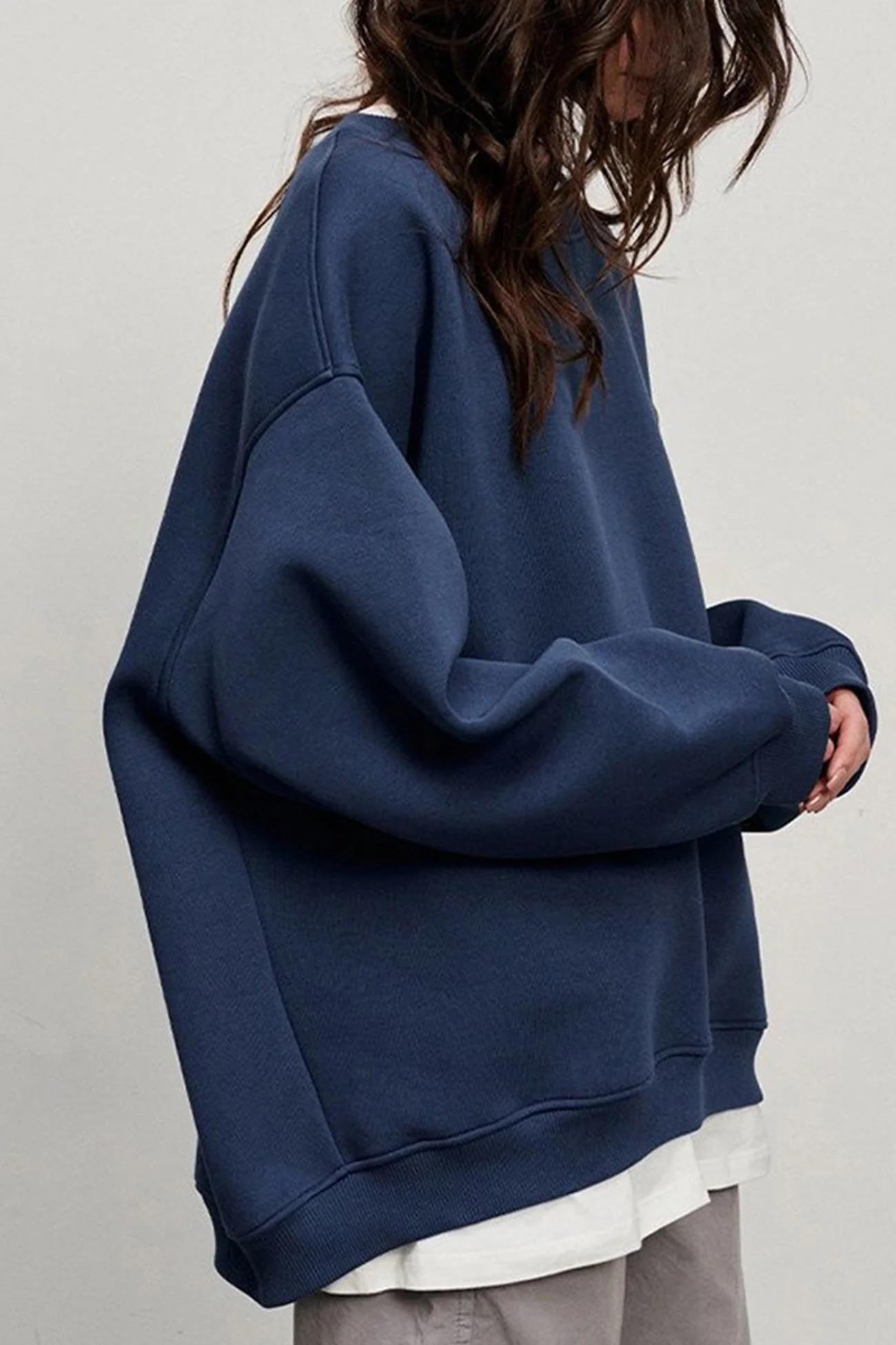 Isadora | Solid oversized crew neck sweatshirt - Image 21
