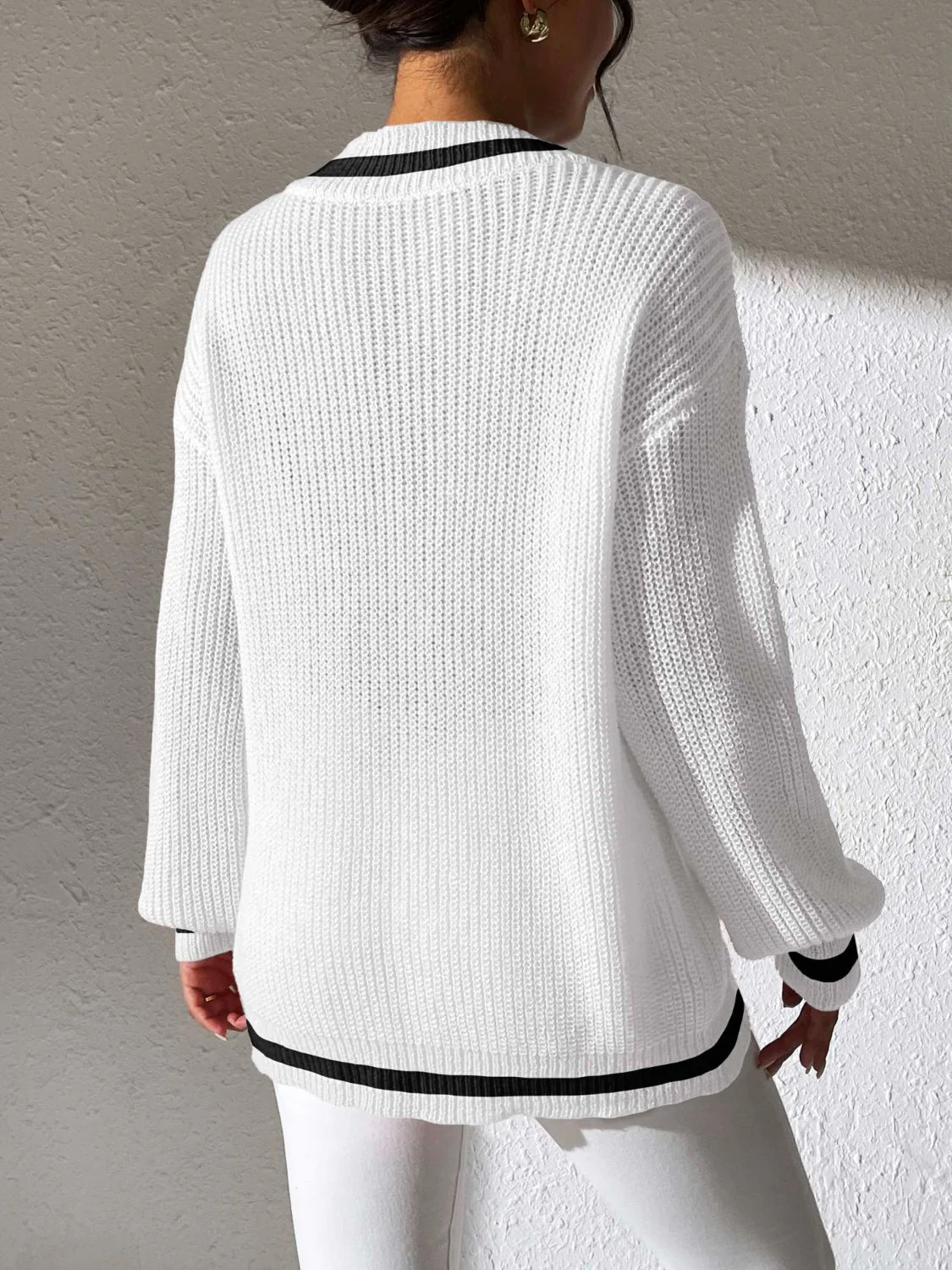 Jeanette | Long-sleeved sweater with contrast trim and V-neck - Image 5