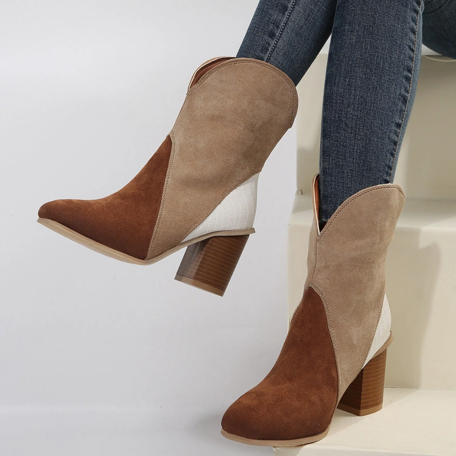 Jenny | Durable orthopedic boots