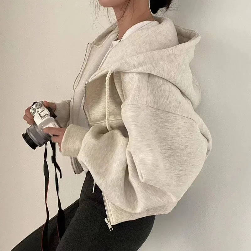 Johana | Stylish zipper hoodie, warm and stylish