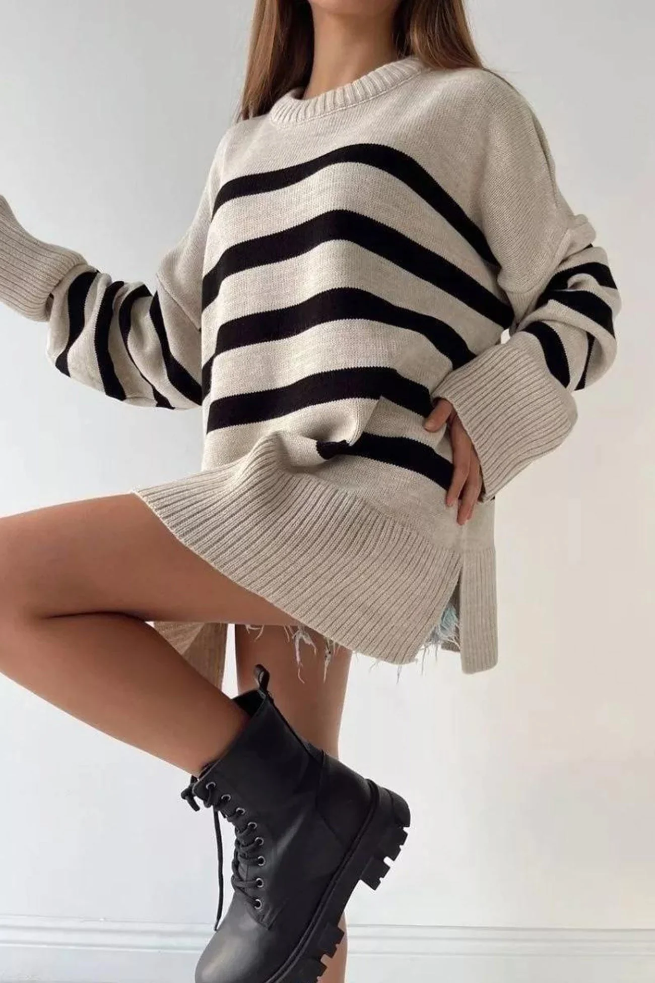 Josefina | Striped slit sweater with a crew neck - Image 6