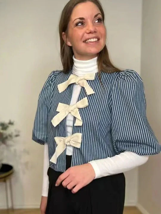 Josefina® | Versatile and cute spring blouse