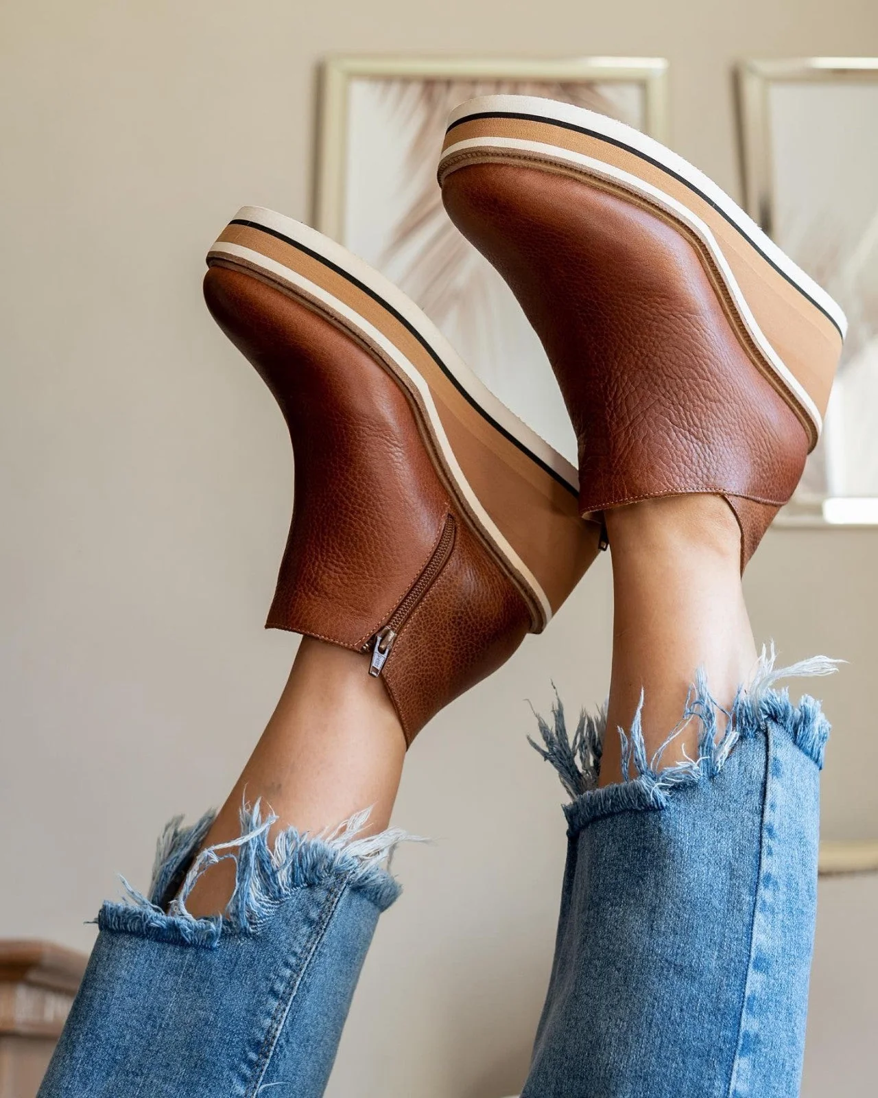 Judith | Versatile and supportive orthopedic boots.