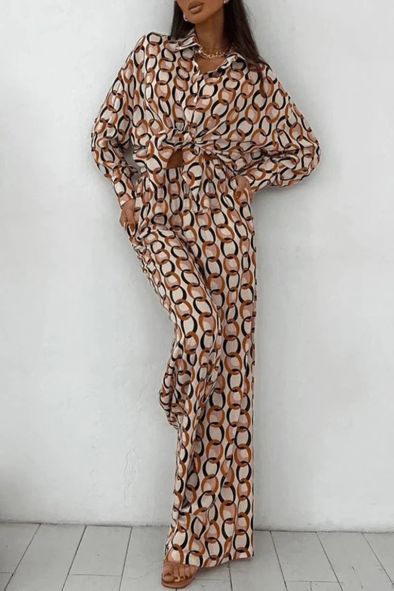 Julieta | Casual two-piece suit with geometric print and buttons, turn-down collar, long sleeves - Image 4