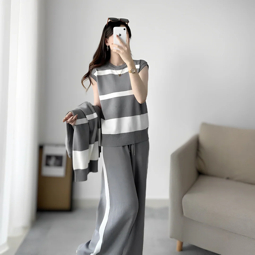 Julieta | Set consisting of a sweater, trousers and shirt - Image 11