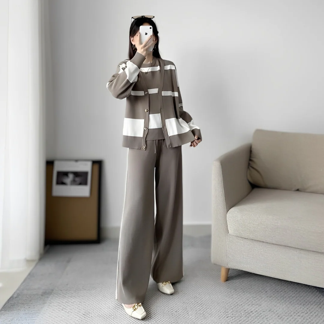 Julieta | Set consisting of a sweater, trousers and shirt - Image 6