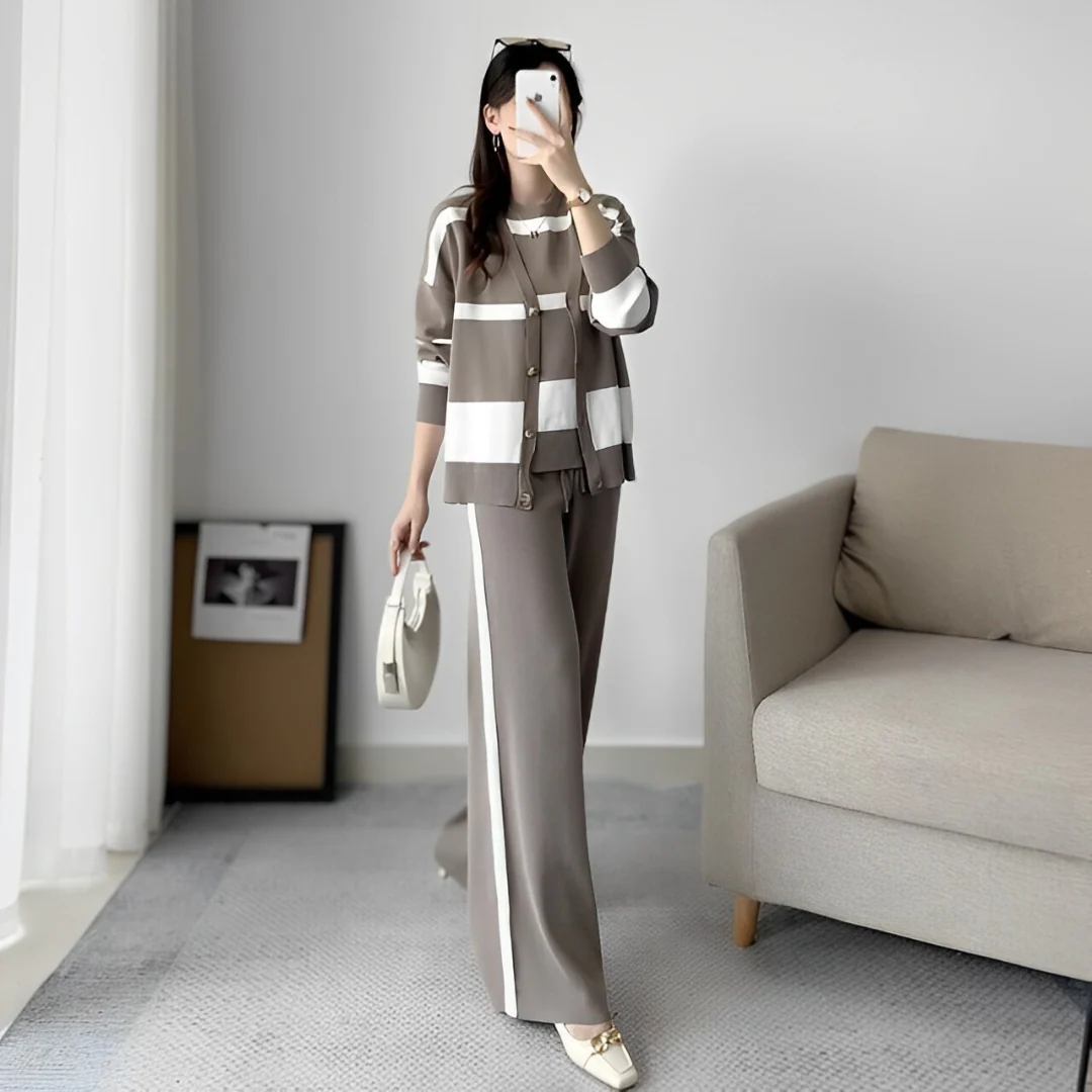 Julieta | Set consisting of a sweater, trousers and shirt - Image 7