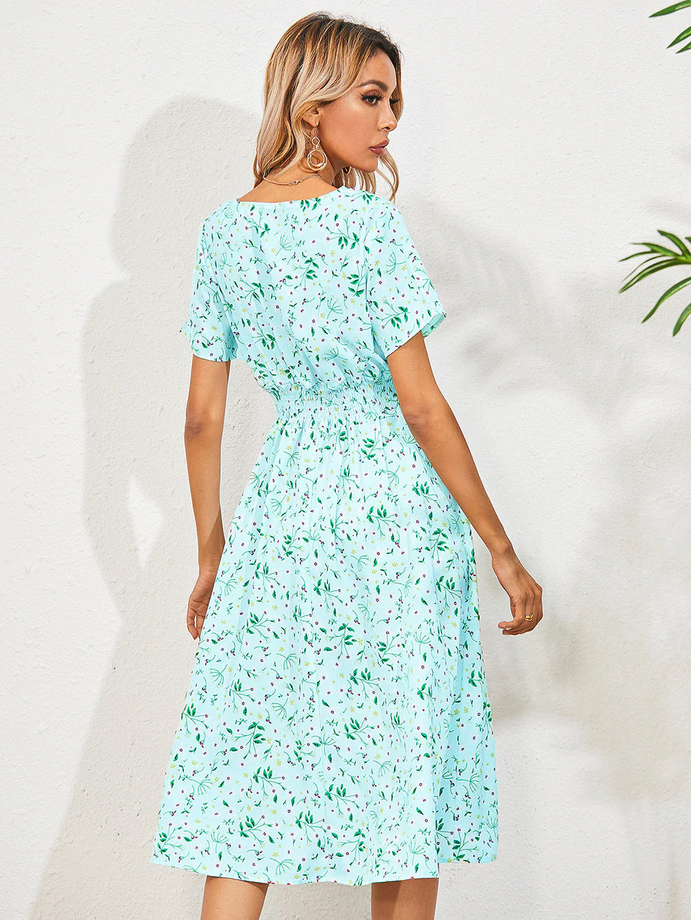 Karen® | Elegant Summer Dress With Floral Print - Image 3