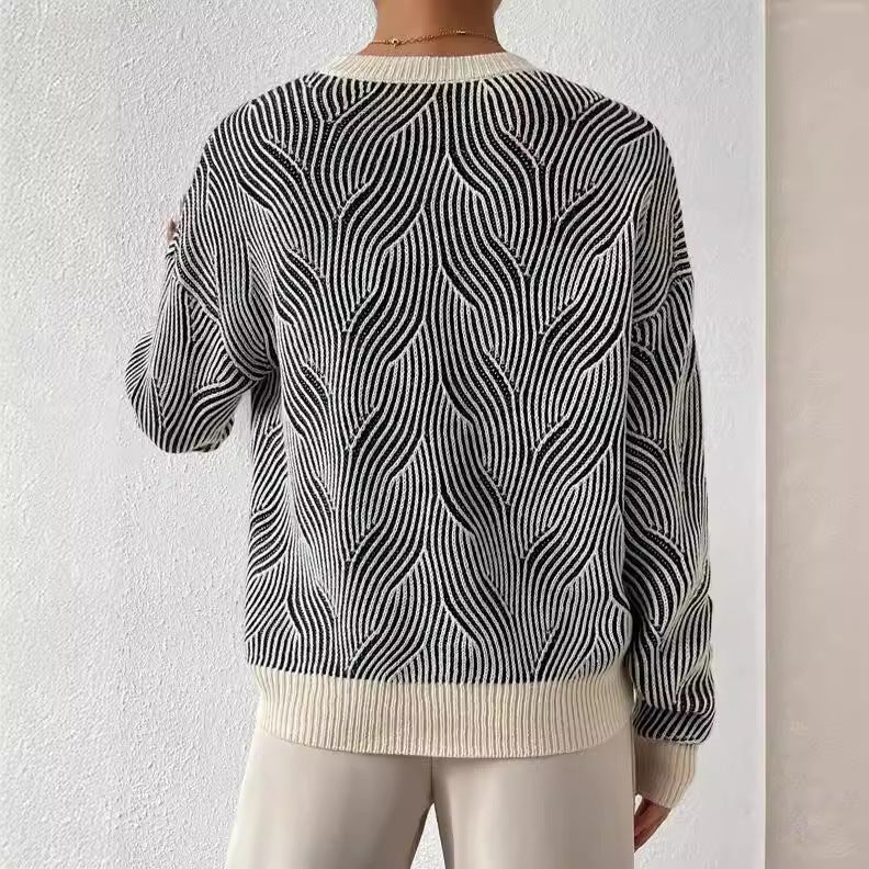 Karen | Monochrome waves knit sweater - Image 2