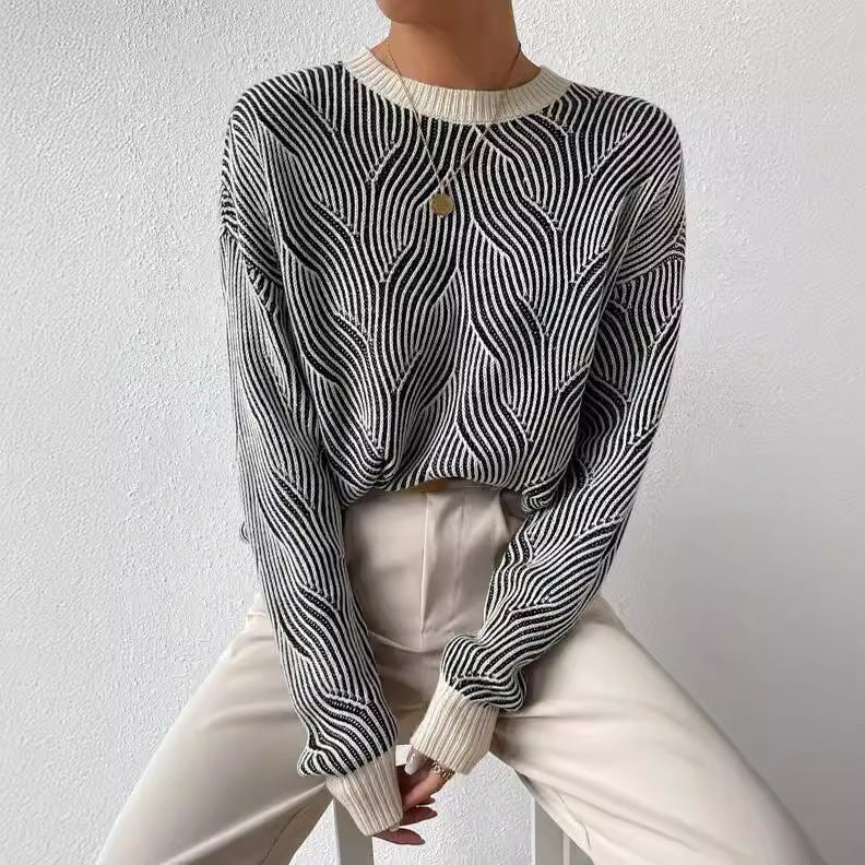 Karen | Monochrome waves knit sweater - Image 3