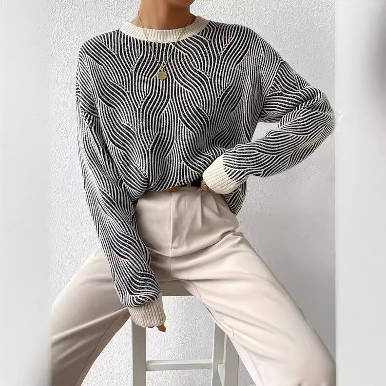 Karen | Monochrome waves knit sweater - Image 4